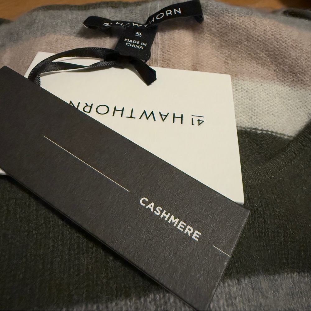 Luxurious Cashmere Sweater NWT & NWOT - Picture 5 of 14